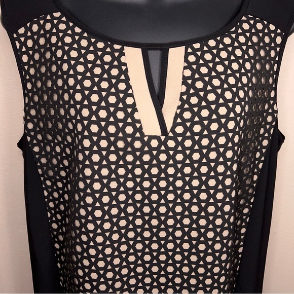 Petite Large Dressbarn Black Ivory Mesh Lace Front Sleeveless Top Keyhole Neck - Picture 7 of 13